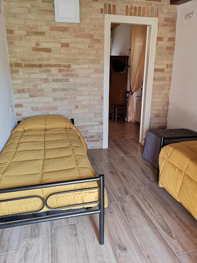 Agriturismo Vecchio Gelso Ortezzano ภายนอก รูปภาพ