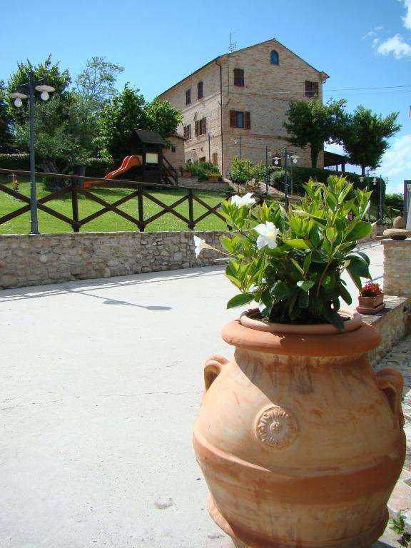 Agriturismo Vecchio Gelso Ortezzano ภายนอก รูปภาพ