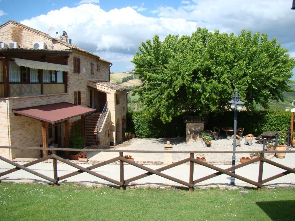 Agriturismo Vecchio Gelso Ortezzano ภายนอก รูปภาพ