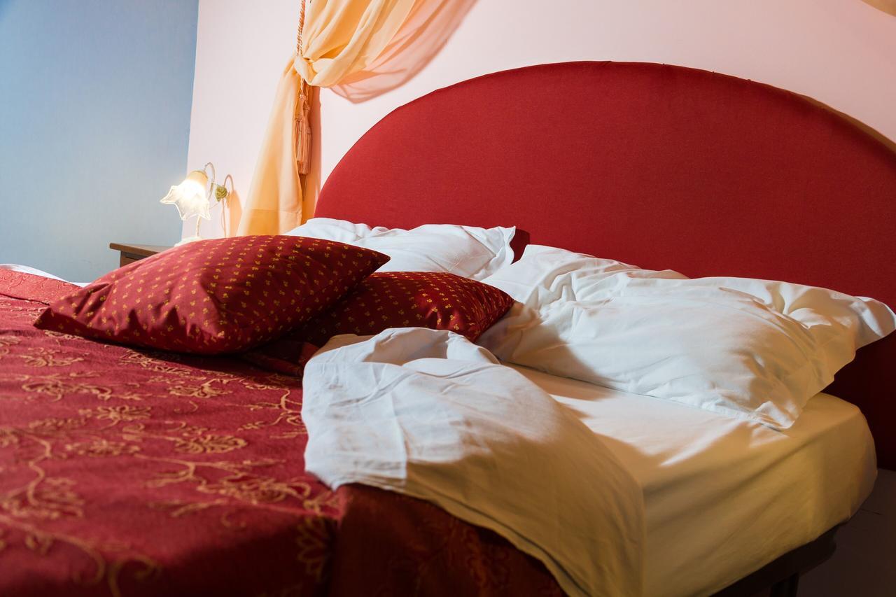 Agriturismo Vecchio Gelso Ortezzano ภายนอก รูปภาพ