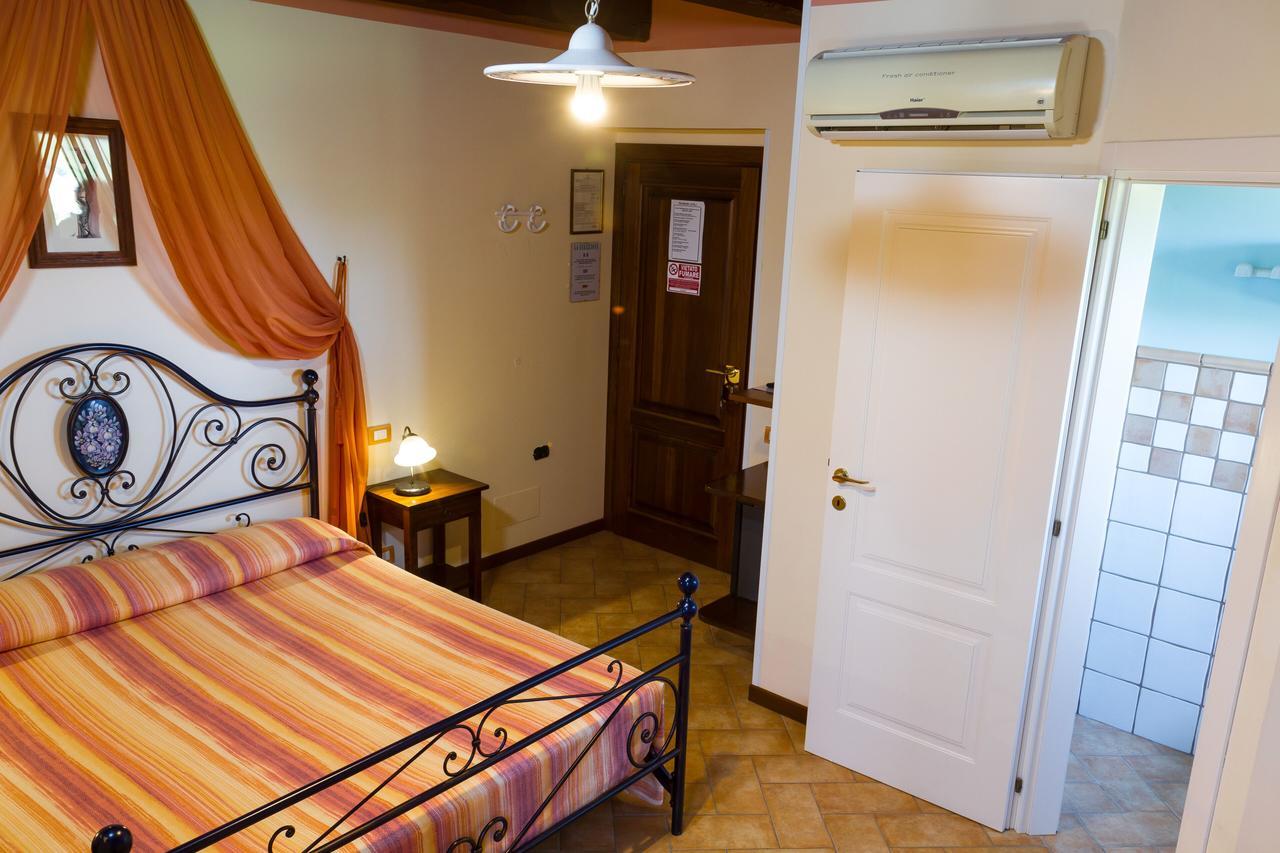Agriturismo Vecchio Gelso Ortezzano ภายนอก รูปภาพ