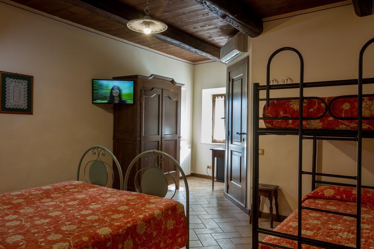 Agriturismo Vecchio Gelso Ortezzano ภายนอก รูปภาพ
